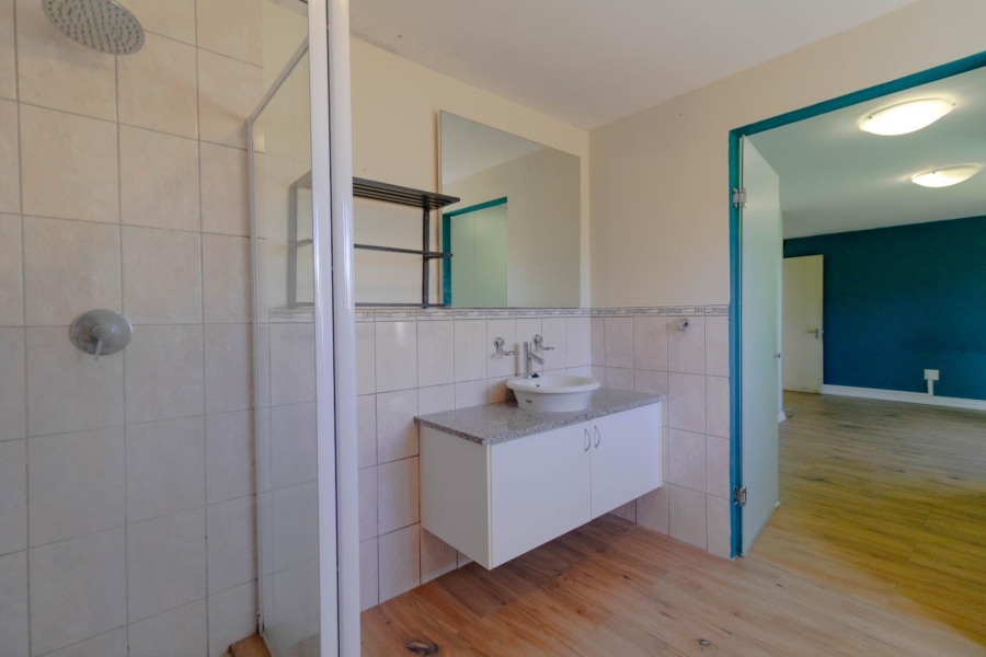 4 Bedroom Property for Sale in Sandbaai Western Cape